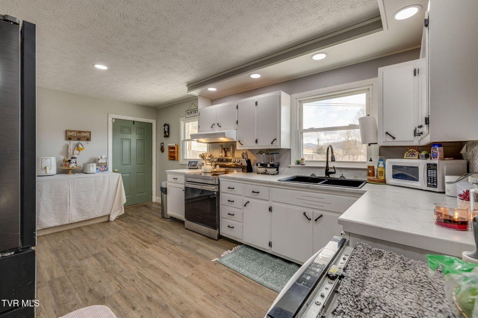 Photo #7: 1309 Powell Mountain Road