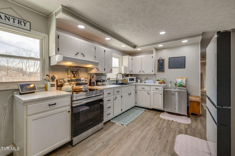 Photo #8: 1309 Powell Mountain Road