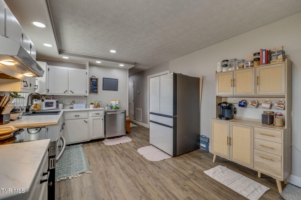 Photo #9: 1309 Powell Mountain Road