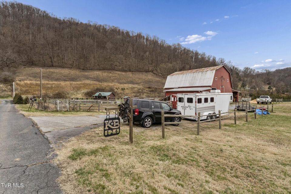 Photo #2: 124 Bill Crawford Road