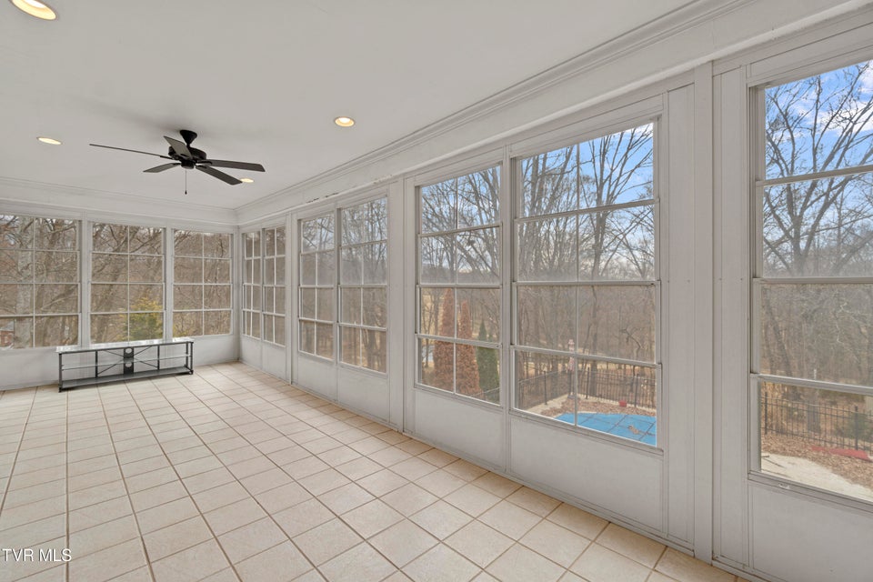 Photo #11: 20 Loch Lomond Lane