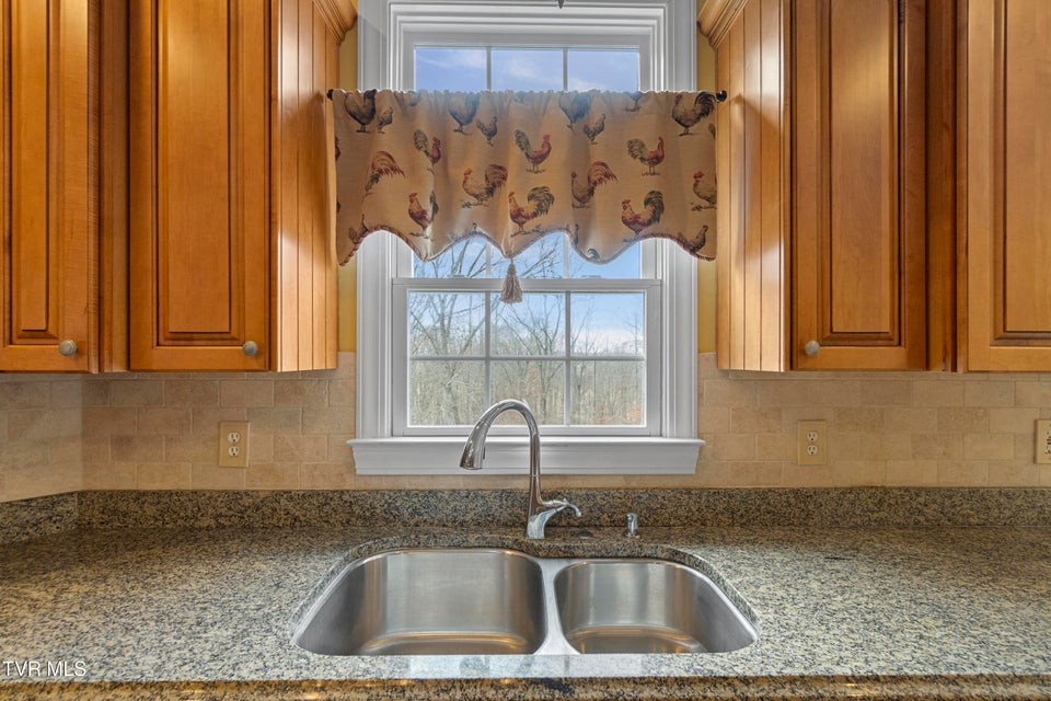 Photo #15: 20 Loch Lomond Lane