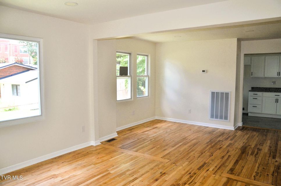 Photo #8: 116 Dellwood Street