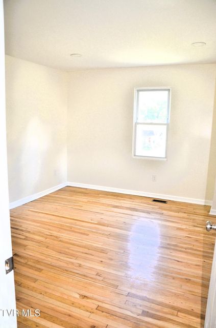 Photo #10: 116 Dellwood Street