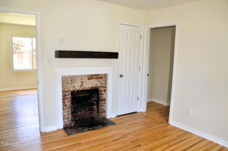 Photo #11: 116 Dellwood Street