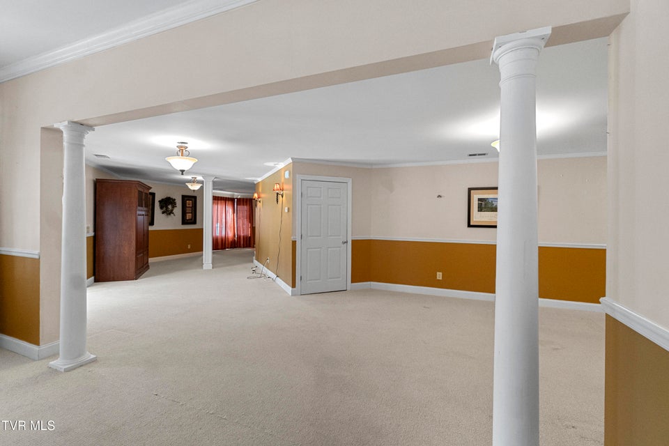 Photo #63: 20 Loch Lomond Lane