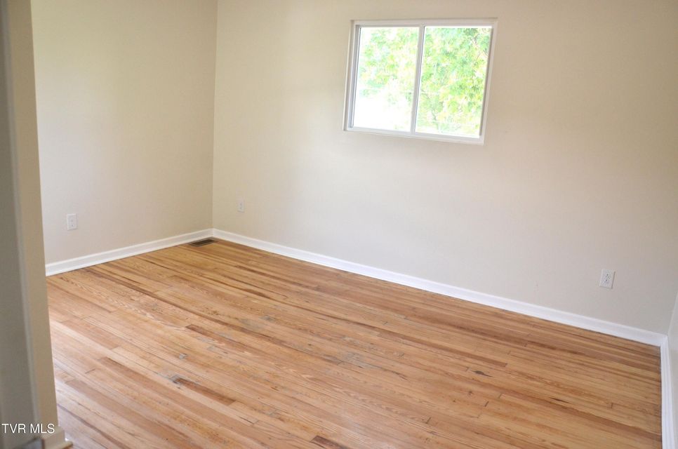 Photo #21: 116 Dellwood Street