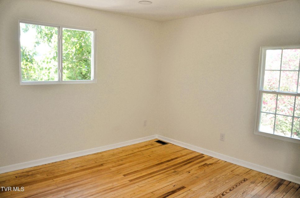 Photo #24: 116 Dellwood Street