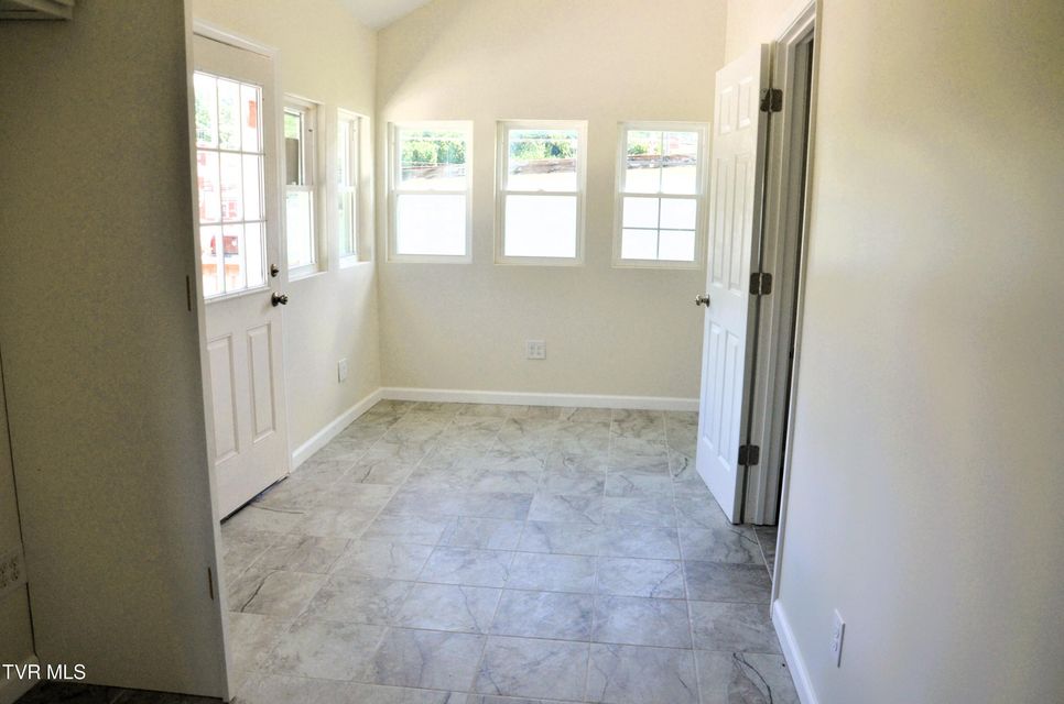 Photo #28: 116 Dellwood Street