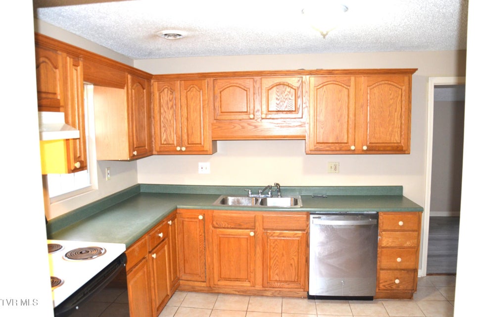 Photo #5: 214 Ravine Road