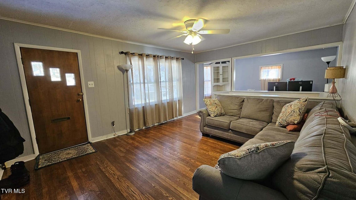 Photo #9: 223 Craig Street