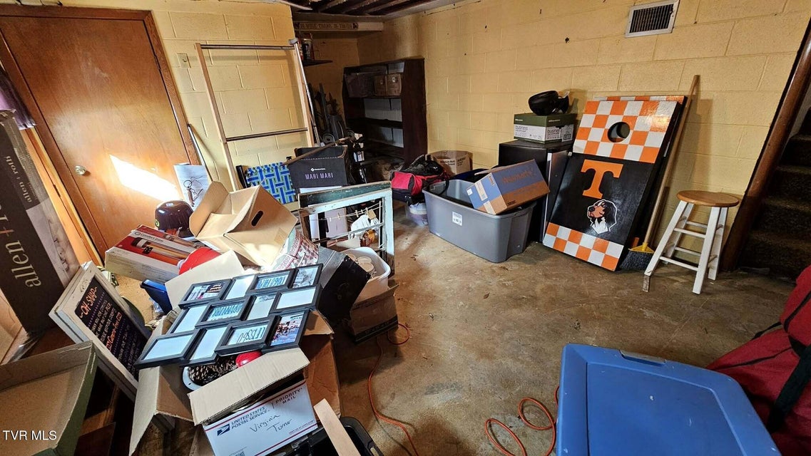 Photo #25: 223 Craig Street