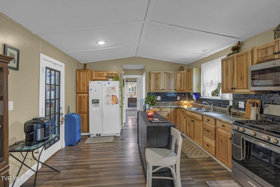 Photo #6: 225 Shaw Road