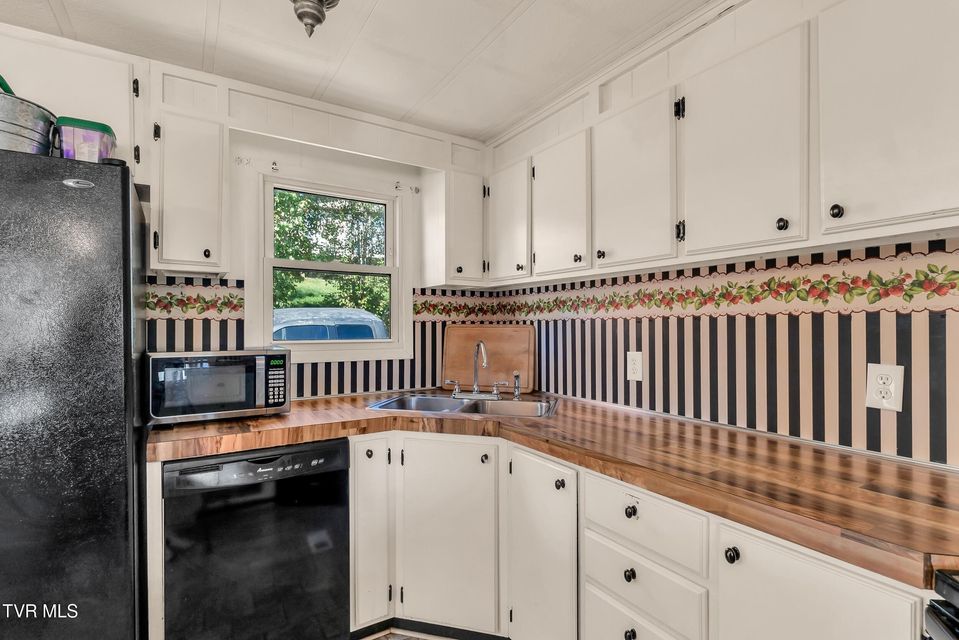 Photo #15: 300 Derby Drive