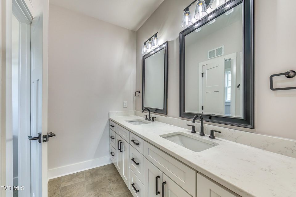 Photo #23: 79 Slonaker Circle