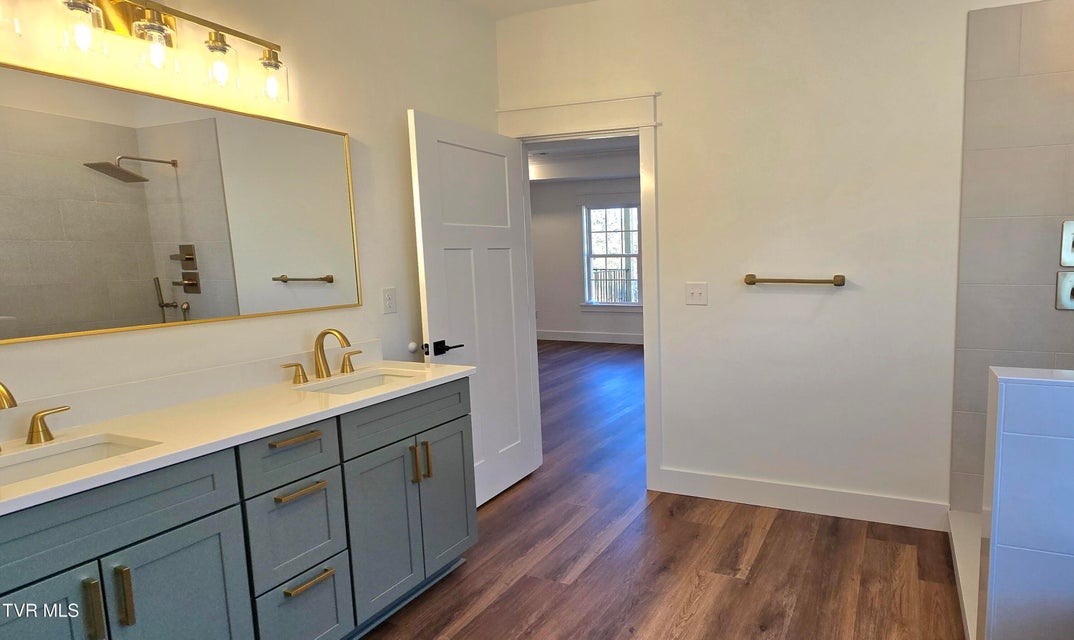 Photo #37: 410 Wiltshire Drive