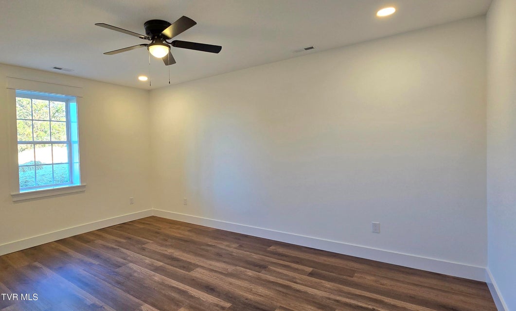 Photo #48: 410 Wiltshire Drive