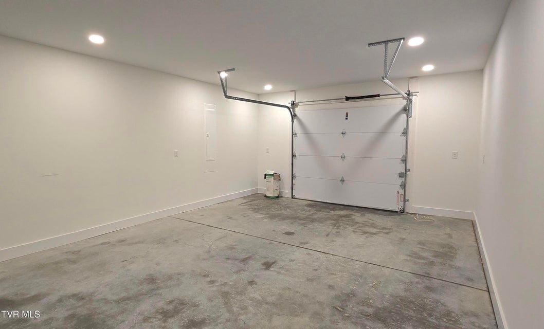 Photo #54: 410 Wiltshire Drive