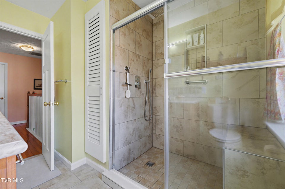 Photo #32: 1210 Tanglewood Drive