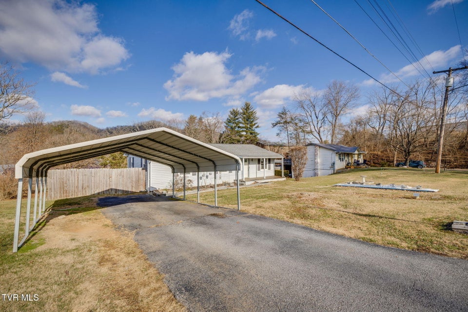 Photo #3: 102 Walnut Road