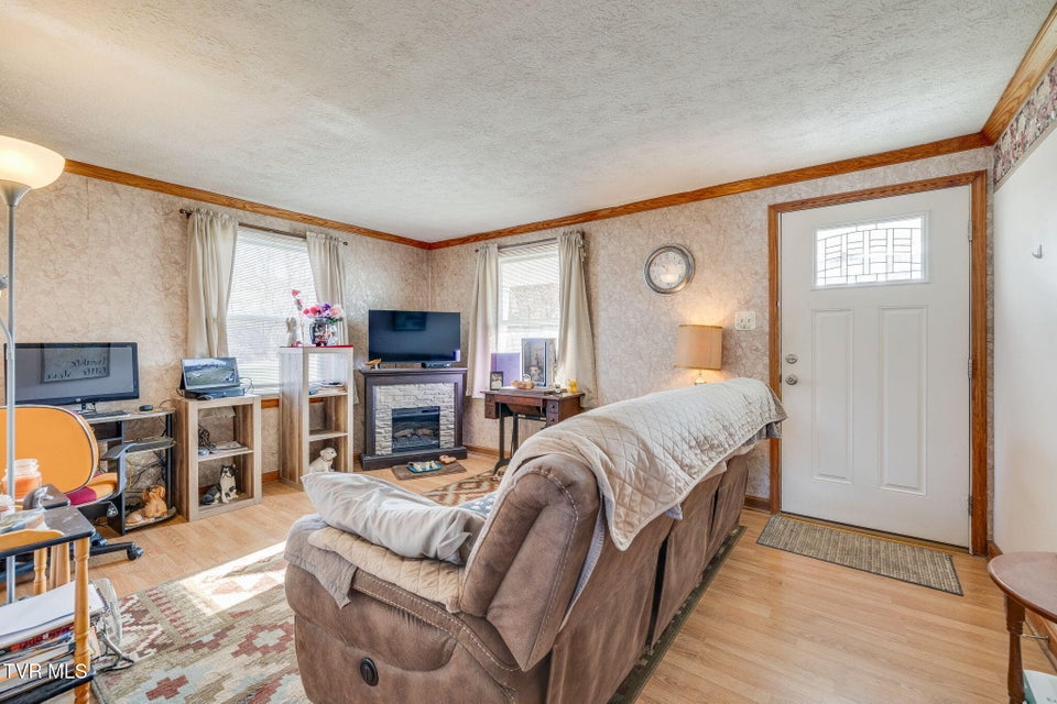 Photo #5: 102 Walnut Road