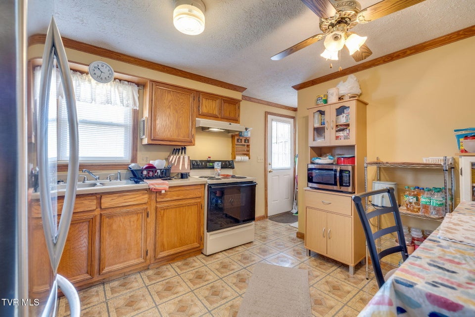 Photo #7: 102 Walnut Road