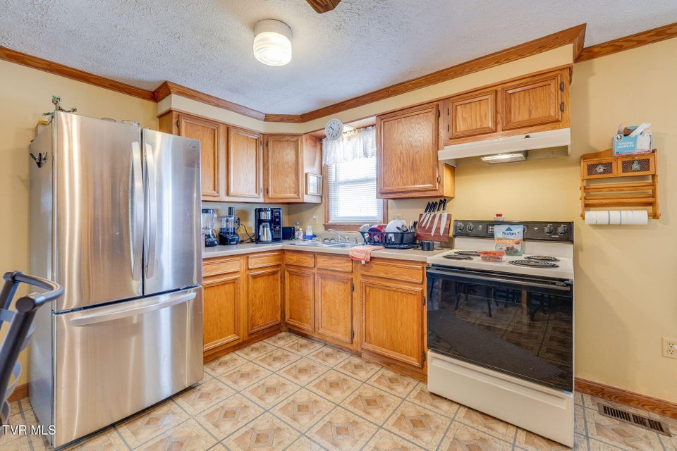 Photo #8: 102 Walnut Road