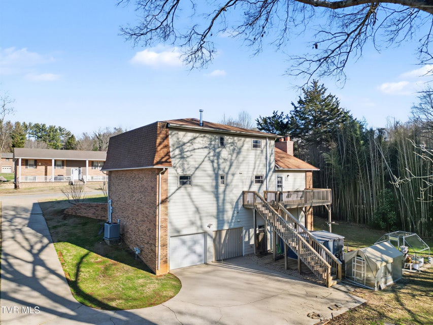 Photo #3: 1210 Tanglewood Drive