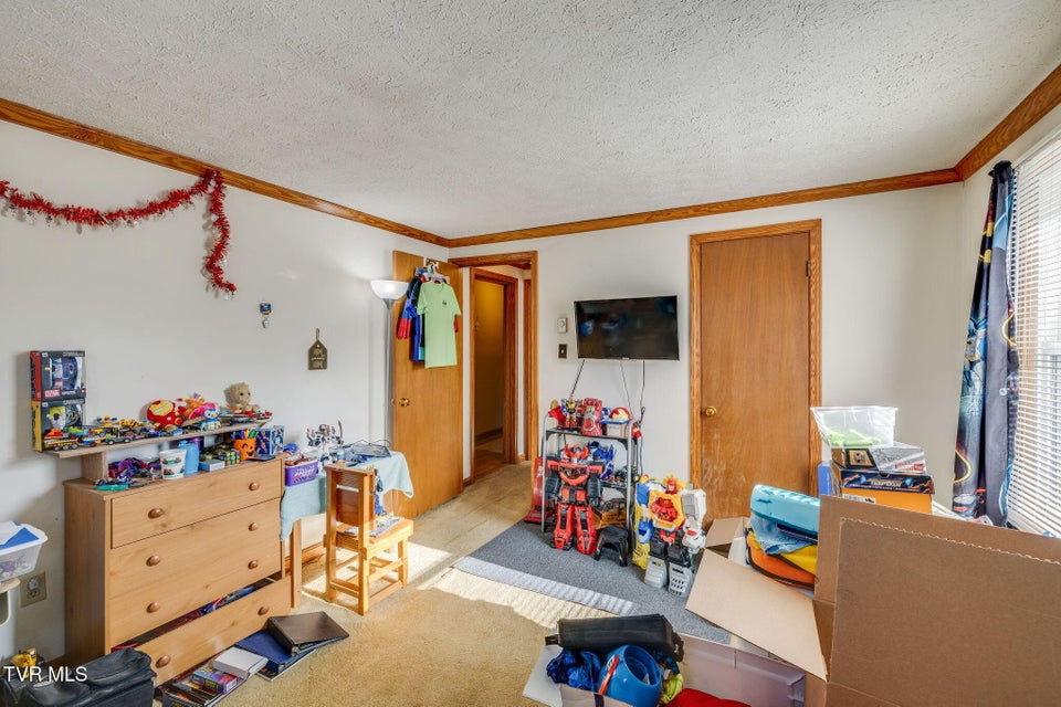 Photo #15: 102 Walnut Road