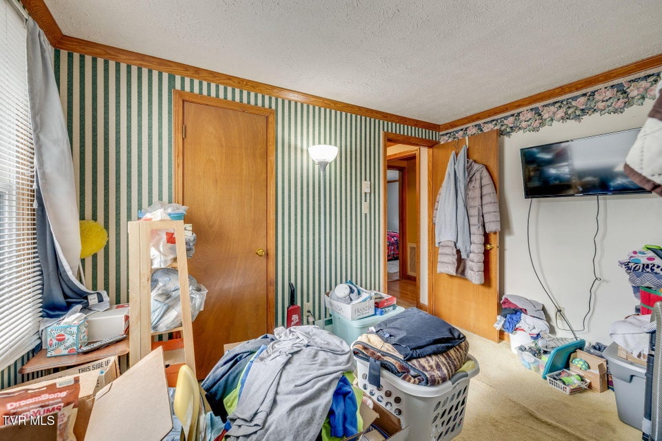 Photo #18: 102 Walnut Road