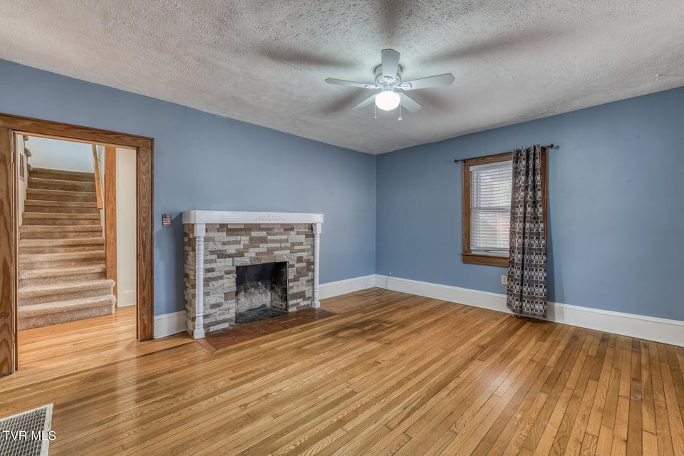 Photo #17: 209 Crossway Rd Road