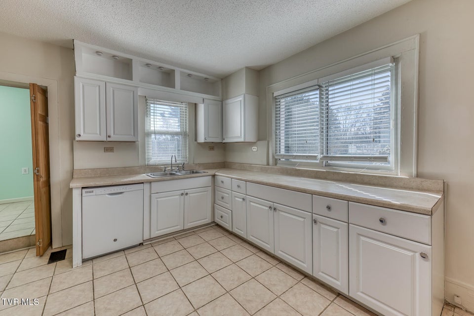 Photo #26: 209 Crossway Rd Road