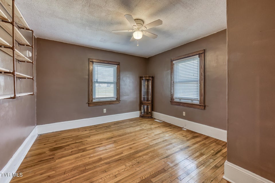 Photo #28: 209 Crossway Rd Road