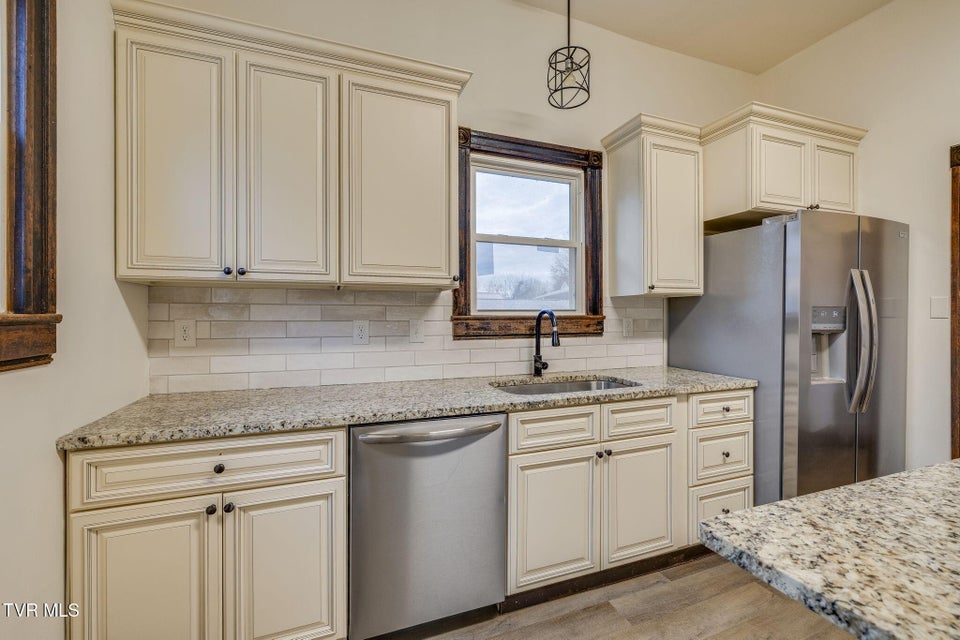 Photo #15: 601 6th Street