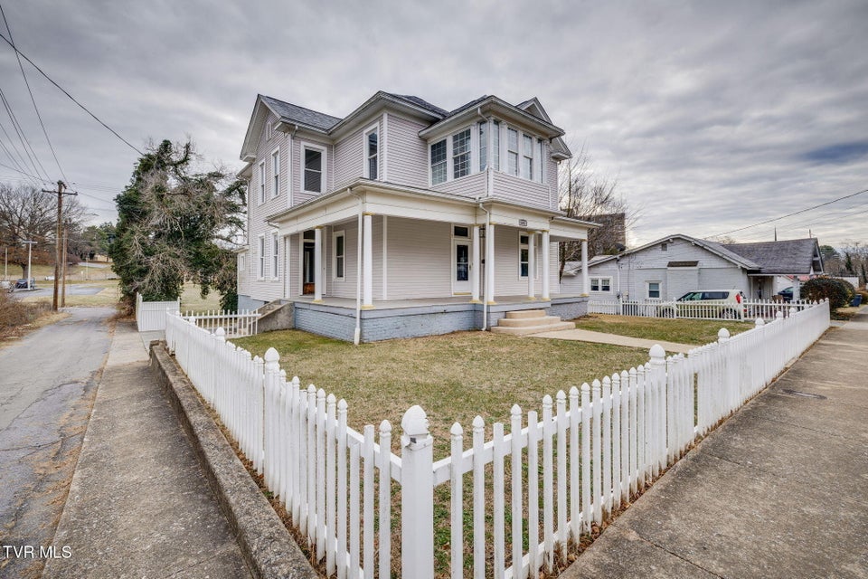 Photo #3: 601 6th Street