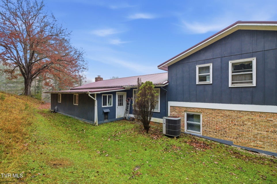 Photo #35: 3928 Happy Hallow Road