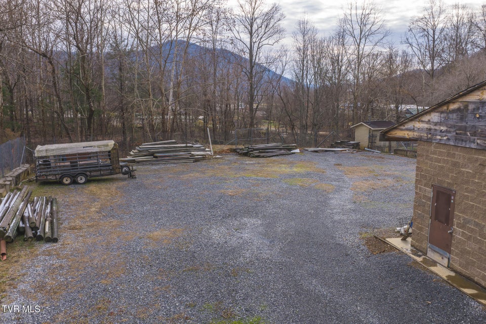 Photo #10: 118 First Avenue