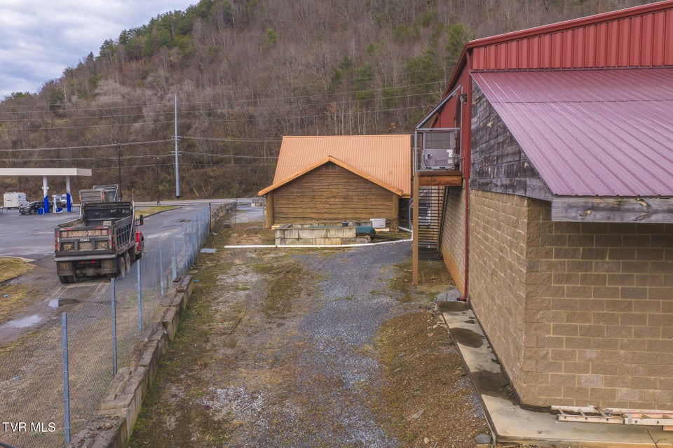 Photo #11: 118 First Avenue