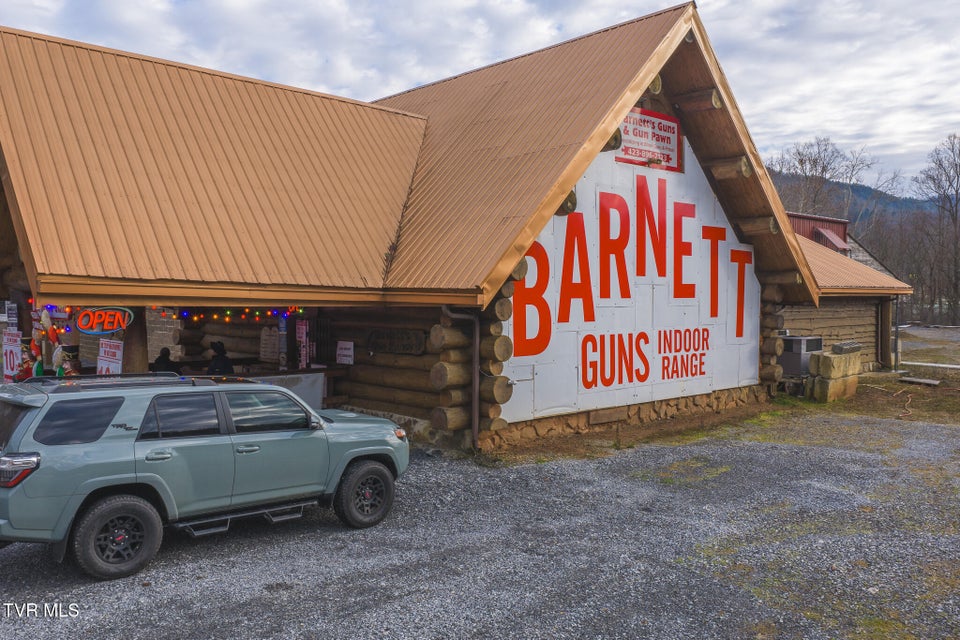 Photo #14: 118 First Avenue