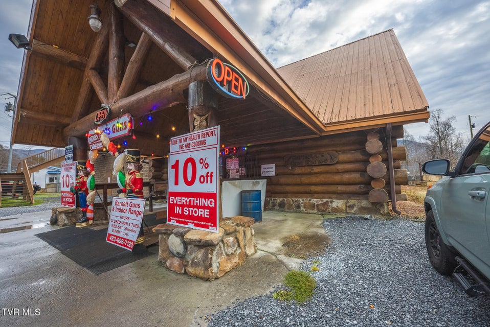 Photo #22: 118 First Avenue