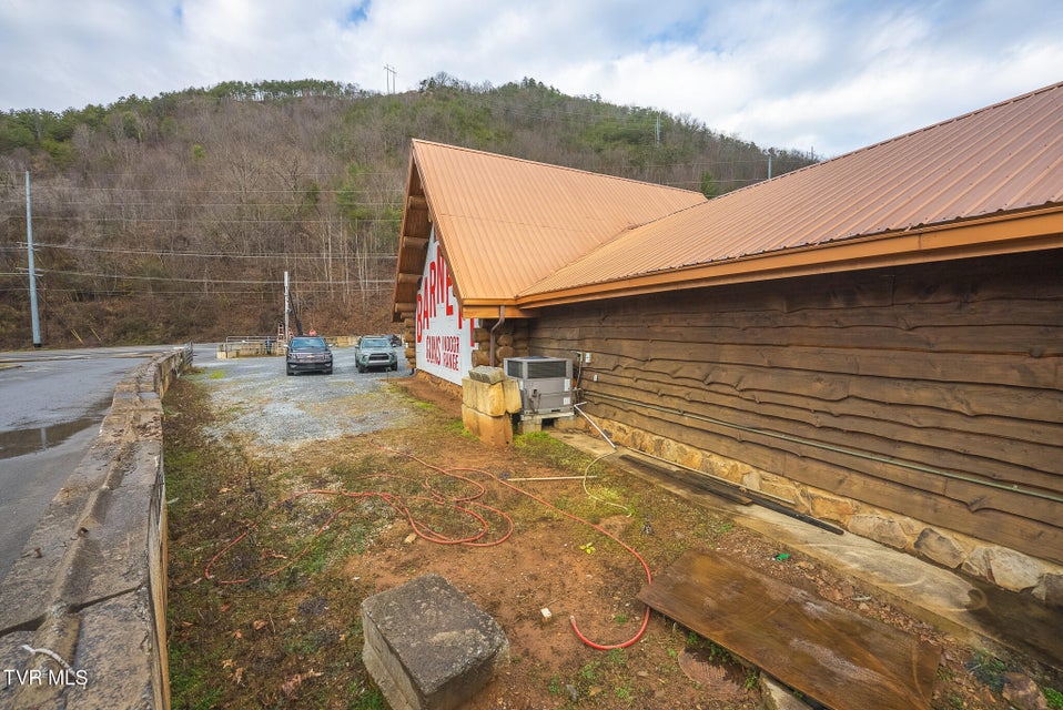 Photo #25: 118 First Avenue