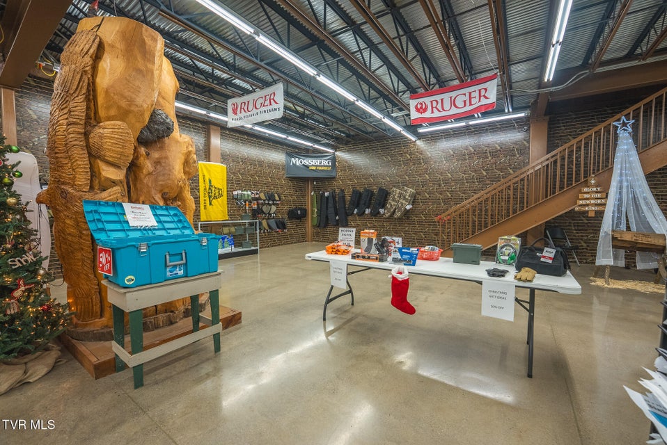 Photo #33: 118 First Avenue