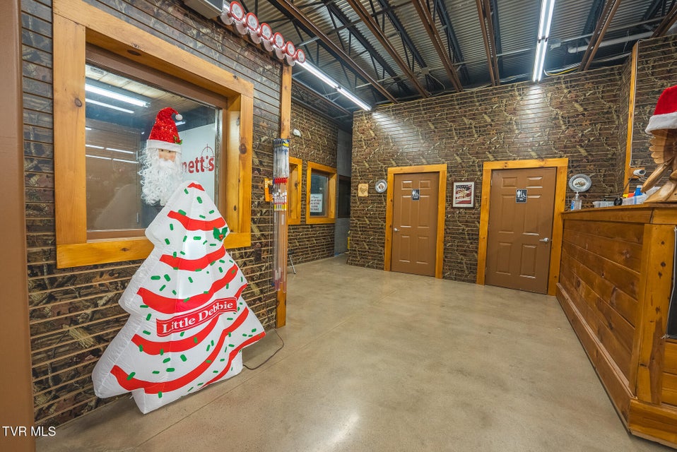 Photo #48: 118 First Avenue