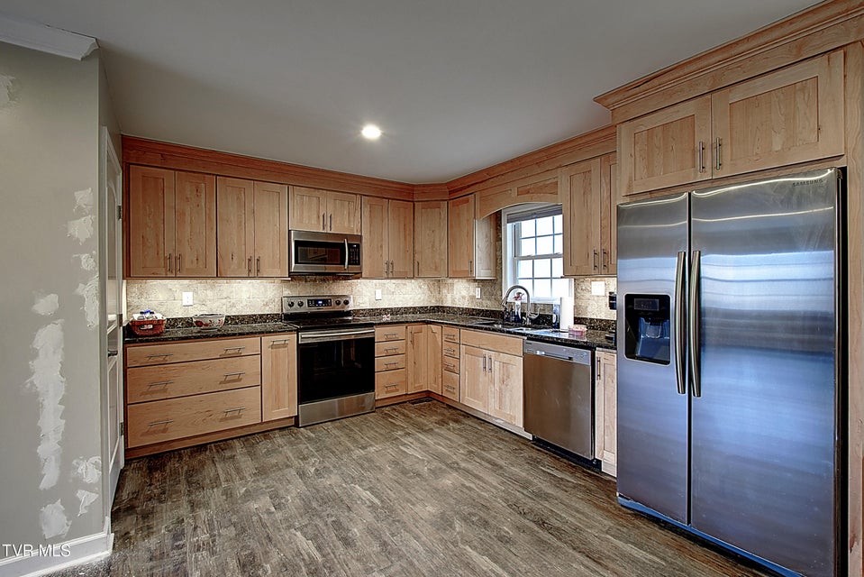 Photo #33: 143 Fordtown Road