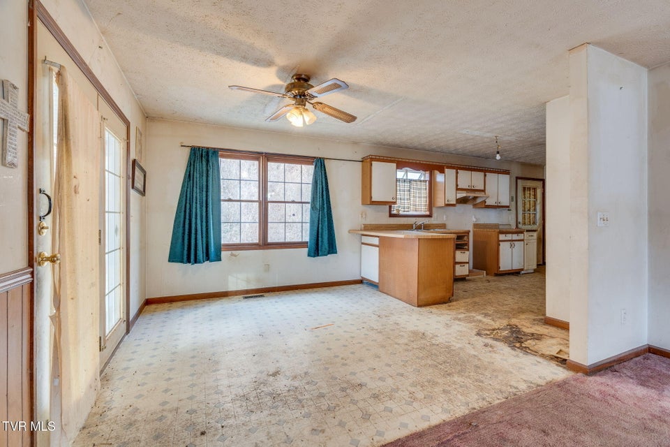 Photo #17: 228 Tiger Creek Road