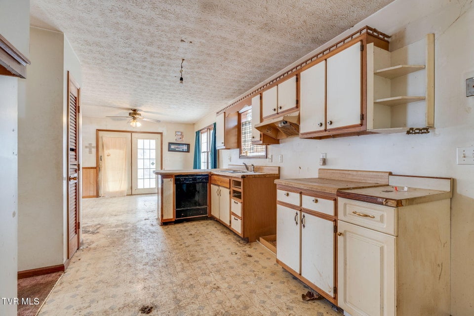 Photo #13: 228 Tiger Creek Road