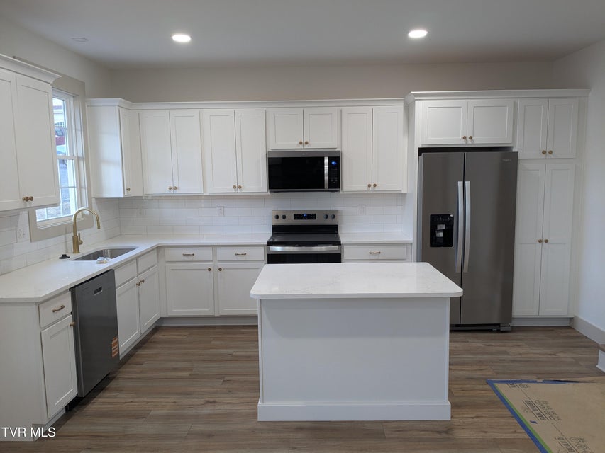 Photo #2: 505 Hickory Tree Pvt Drive