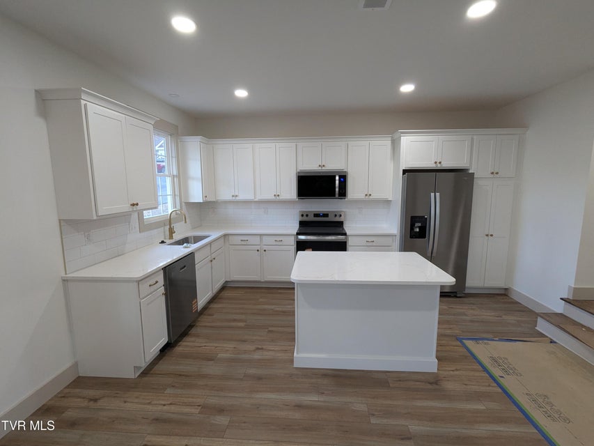 Photo #4: 505 Hickory Tree Pvt Drive