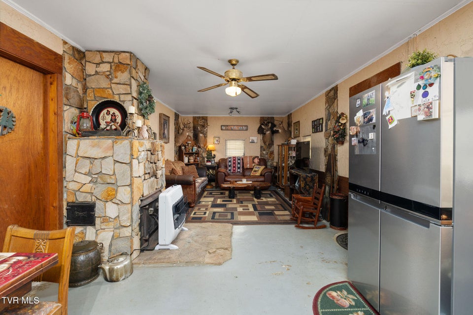 Photo #48: 1135 Piney Flats Road