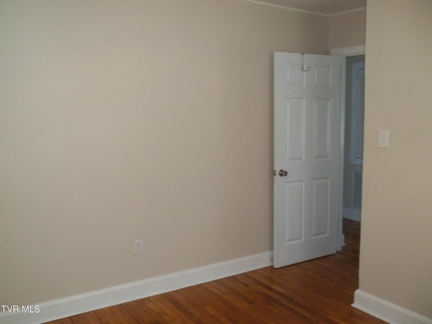 Photo #17: 1012 College Avenue